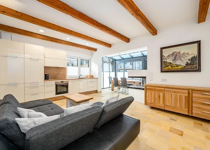 Hoechstein - Stone & Light - By Mynests Appartement Schladming