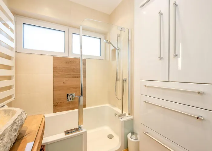 Hoechstein - Stone & Light - By Mynests Schladming