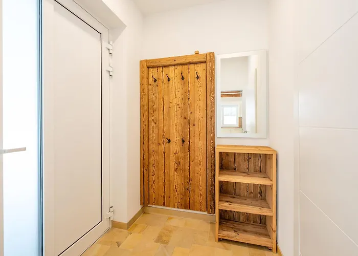 Hoechstein - Stone & Light - By Mynests Appartement *