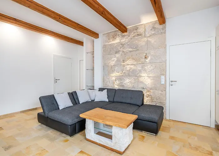 Hoechstein - Stone & Light - By Mynests